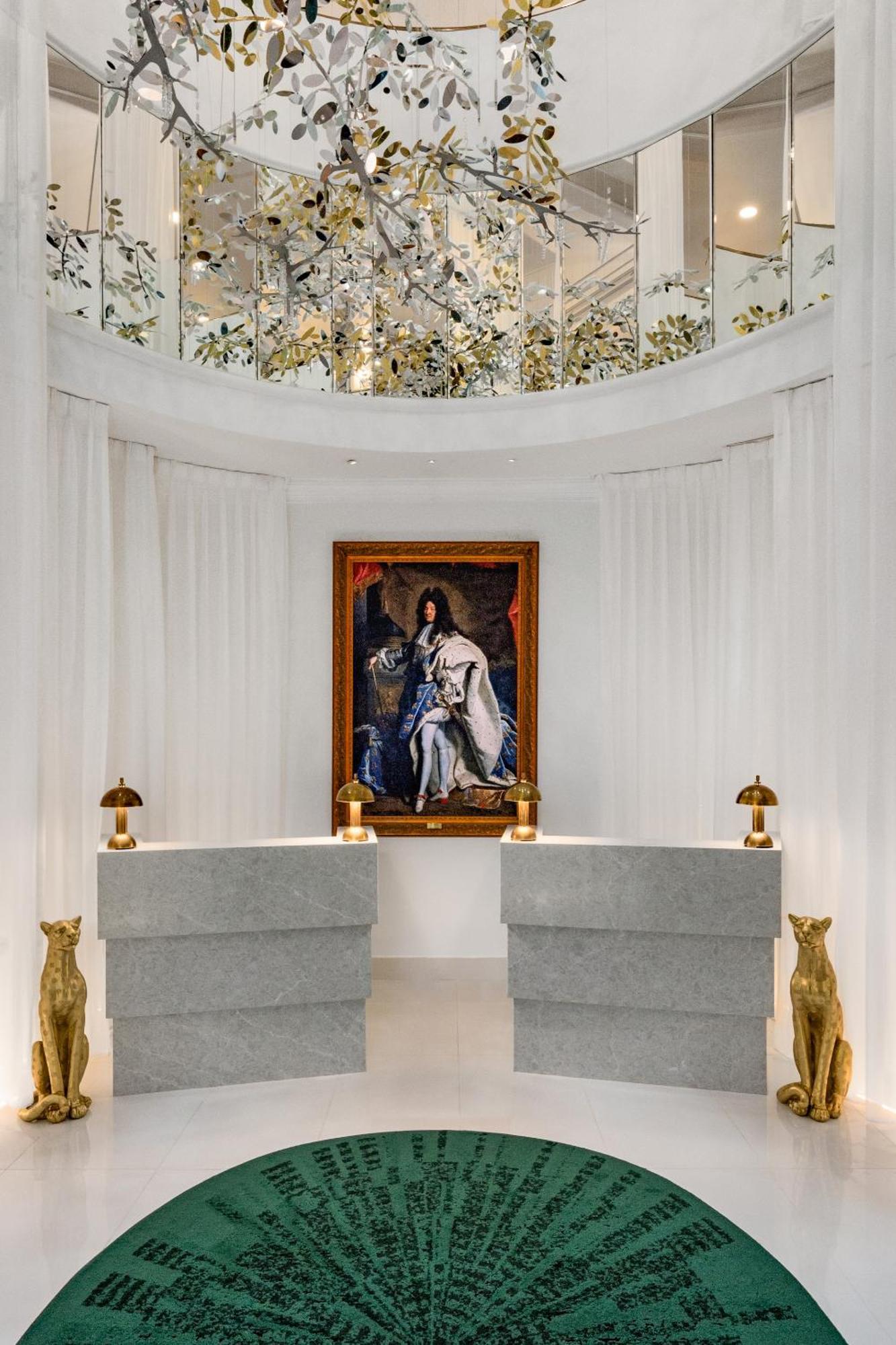 The Admiral, Downtown Historic District 4* Mobile